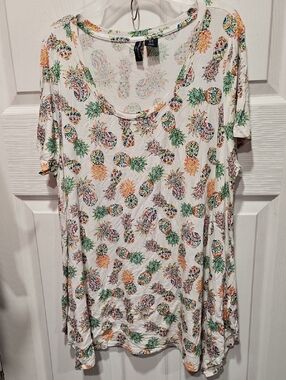 Cynthia Rowley White Short-Sleeve Tee with Multicolor Pineapple Print